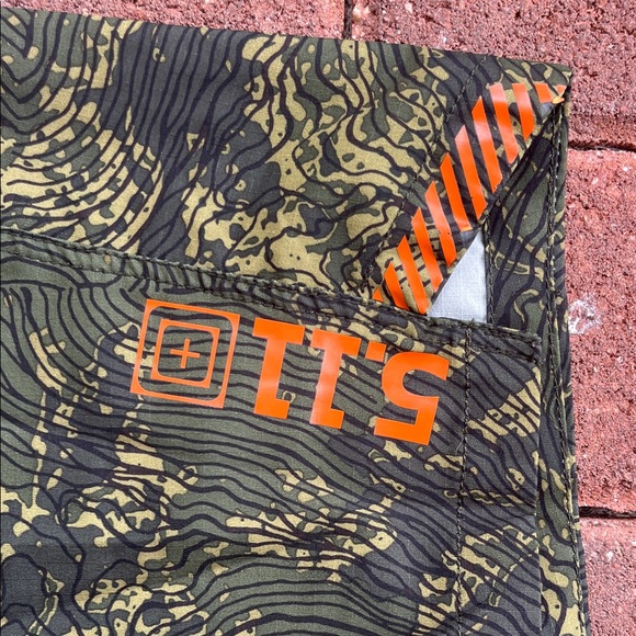 5.11 Tactical Olive and Black Board Shorts - Picture 3 of 4